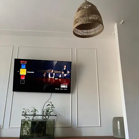 Aquahouse - Villa, Romantica Mansarda E Acquari